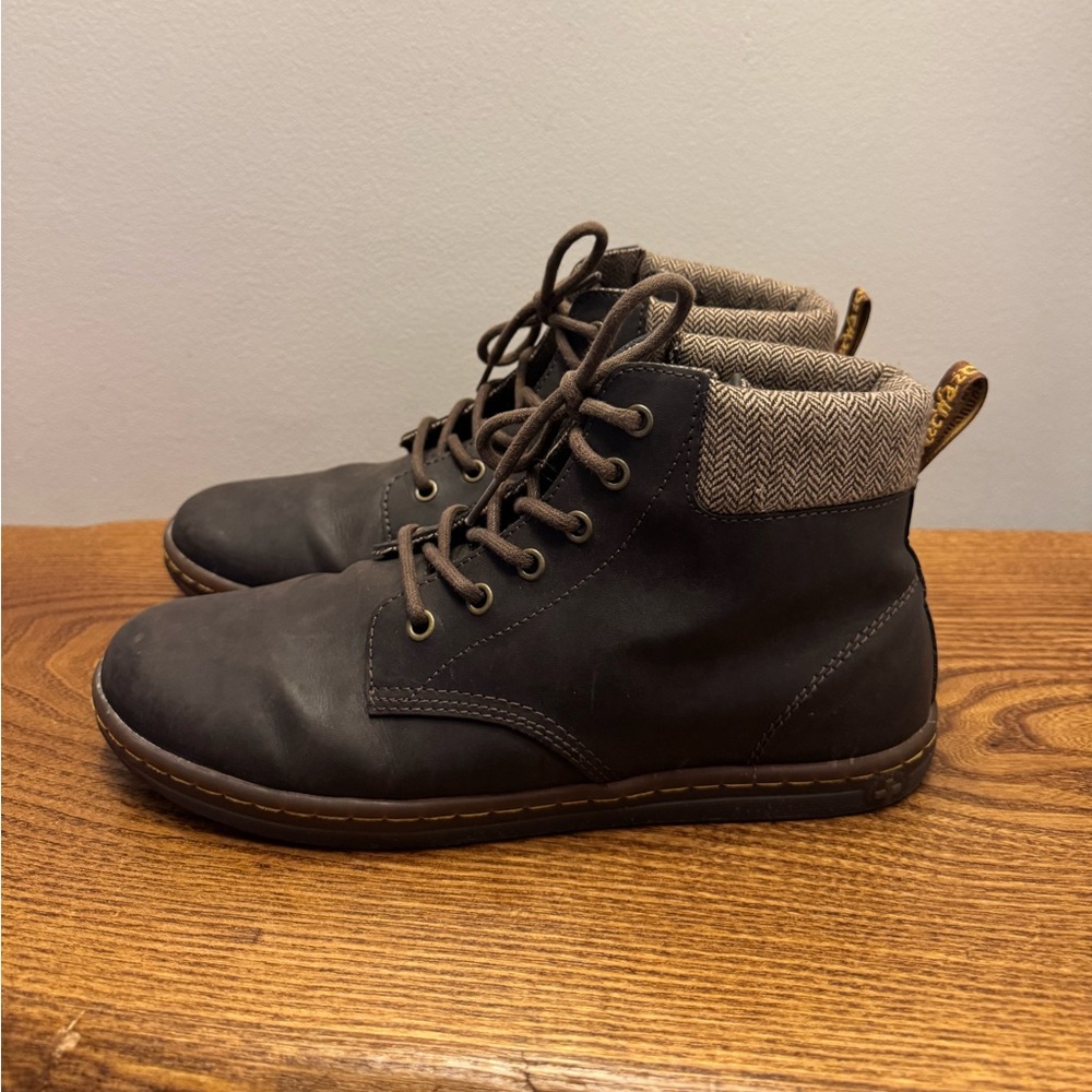 DR MARTEN’S Maelly brown lace up boots, size 11